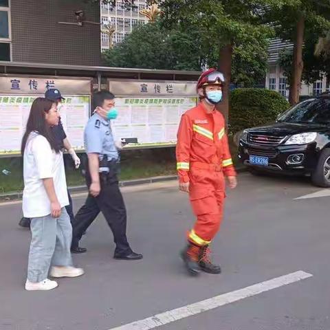 甲子塘小型站成功处置一起跳楼警情