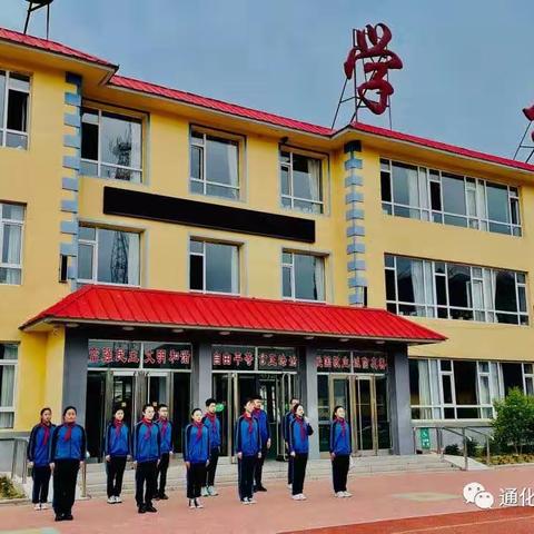 感恩母校 放飞梦想——特殊的升旗仪式