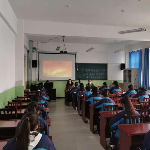 霍城县第一中学开展“学习新时代党的治疆方略 投身新征程贡献青春力量”主题组织生活会