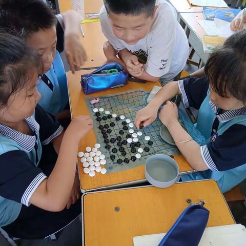 “以棋为乐   展示自我”大张庄小学三二班实践活动