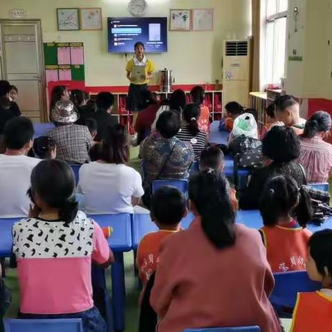 家园共育，我们共同努力见证孩子的成长！～～～金宝贝幼儿园家长开放日