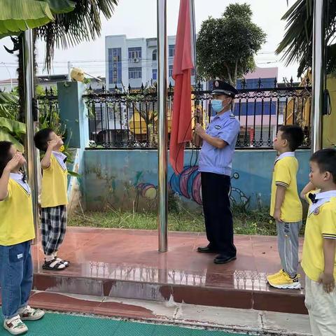 小小中国心，浓浓爱国情”——金宝贝幼儿园小二班