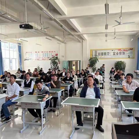 泸水市小沙坝完小“书香校园”—“教师粉笔字大赛”