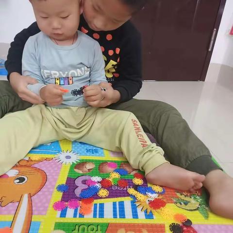 儿子说今天是3.8妇女节。我要帮忙妈妈带弟弟和做就完事。妈妈辛苦了