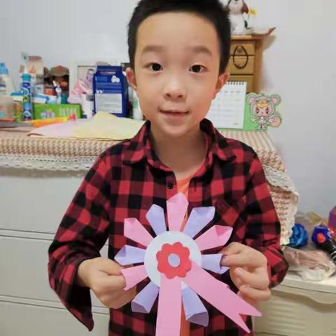 「“宅”在家里的精彩瞬间」裕龙二区幼儿园大一班（12）