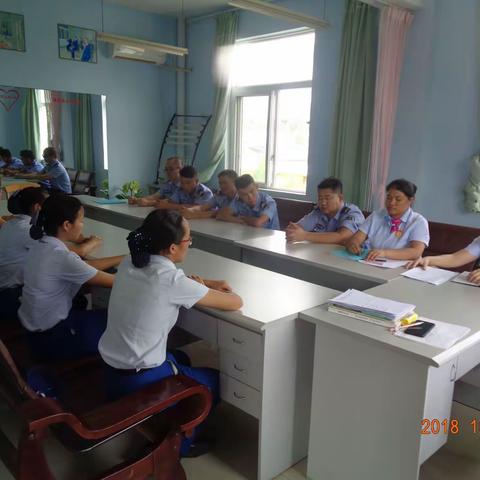 “传达《昆明西管理处传达集团公司专项检查风险提示整改相关事宜会议精神》精神，激情备战国庆”两不误