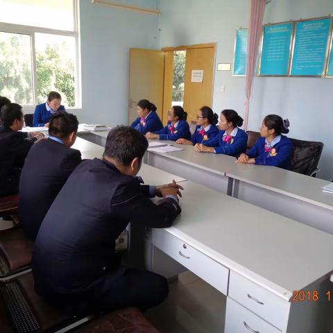 土林收费站“学习近期相关文件、文明服务培训”两不误