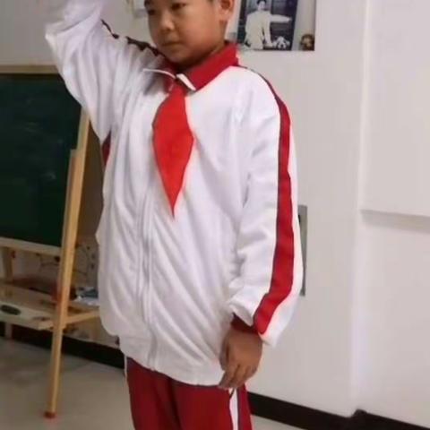 向国旗敬礼