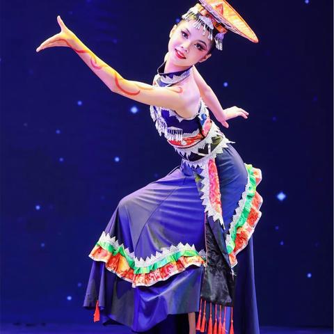 独双三总结汇演邀请函