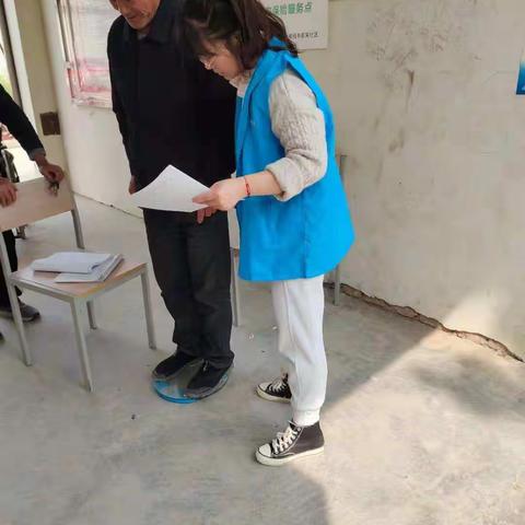 网格员助老爱老开展体检