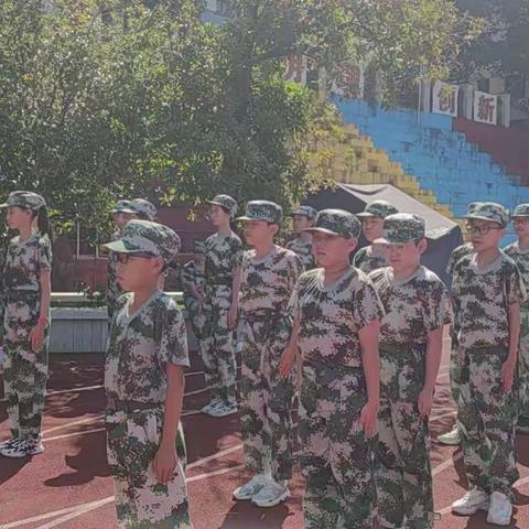 团结就是力量,—初一入学军训小记