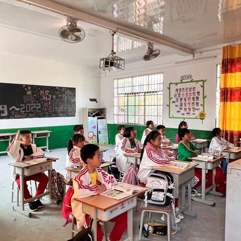 白溪学校五年级一班“智慧大比拼”抽奖活动