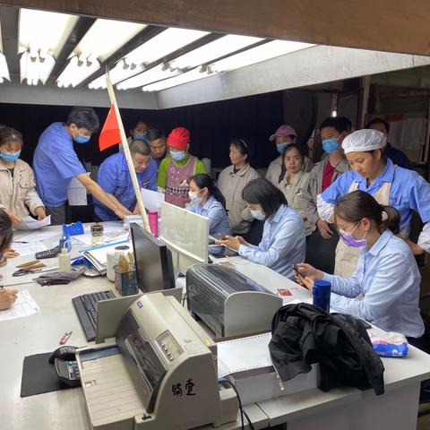 余杭支行部门联动激活银行卡促营销