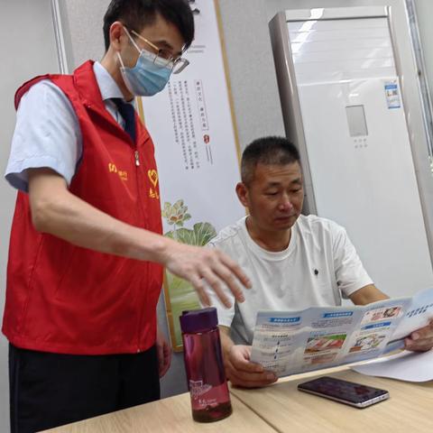 浦发银行临平支行开展反假货币宣传月活动