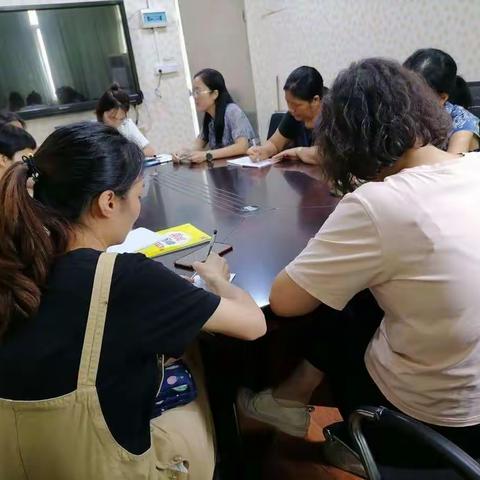 浈江区赖新小学英语科组会议