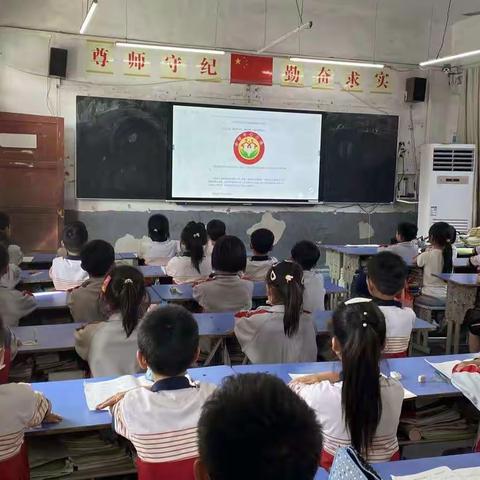 邓楼中心小学双减下的队前教育