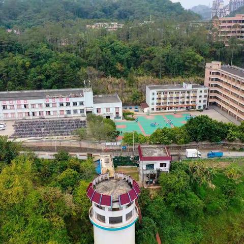 家校合力，静待花开——记封开县江口中学初一级家长会