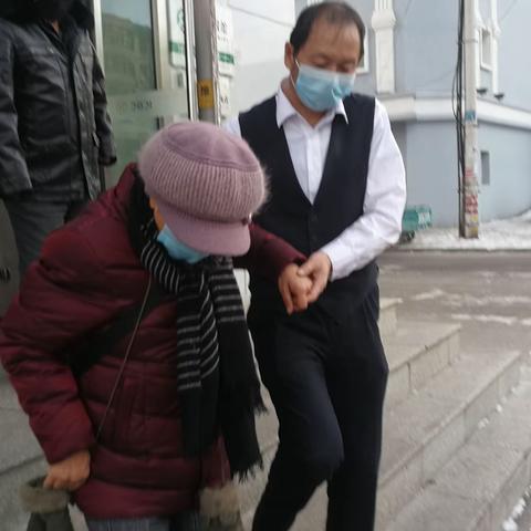 金融工作无小事 服务周到暖人心