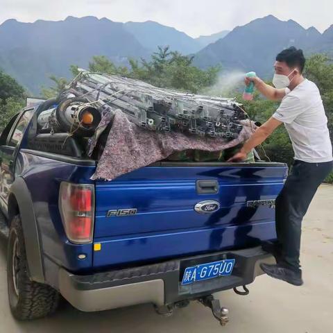 南宽坪镇：代表委员同参与 助力抗疫献爱心