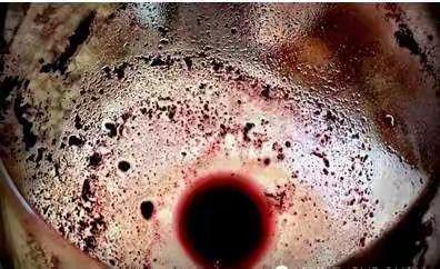 葡萄酒有渣了还能喝吗？