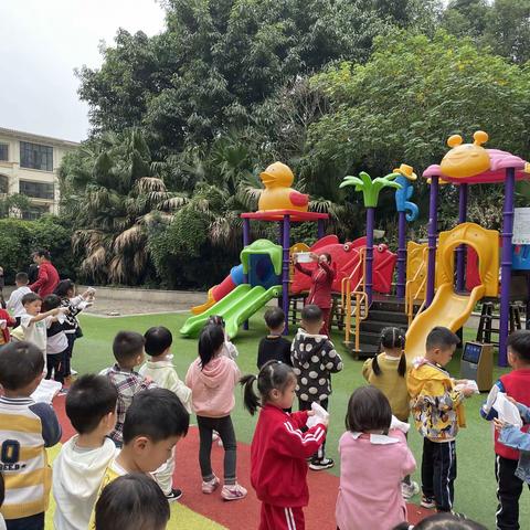 双福恒大幼儿园安全系列活动之——“安全无小事，消防在行动”之消防演练