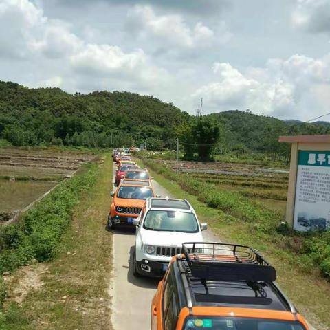 捐一份书香，留一份真情。——自由侠自驾活动之那吉中学捐书活动