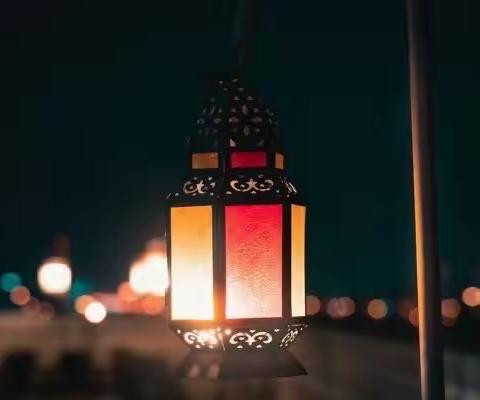 夜色难免黑凉，前行必有曙光