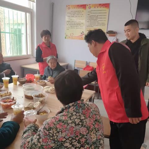 寸草春晖爱无私，孝心敬老代相传