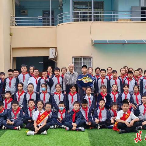 饮水思源，争当可靠接班人——“老兵宣讲团”走进育红小学