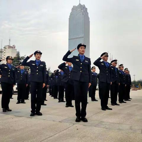 竞秀区执法局军训大练兵，英姿飒爽展风采。