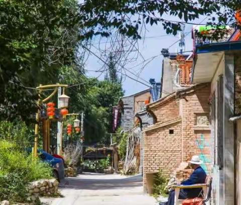 家住小山村
