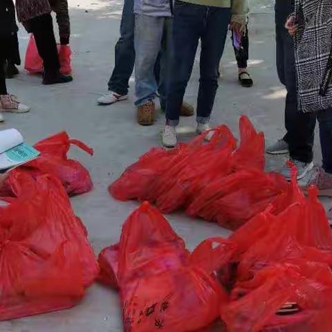 麻桥小学防疫学习两不误 爱心教材送上门