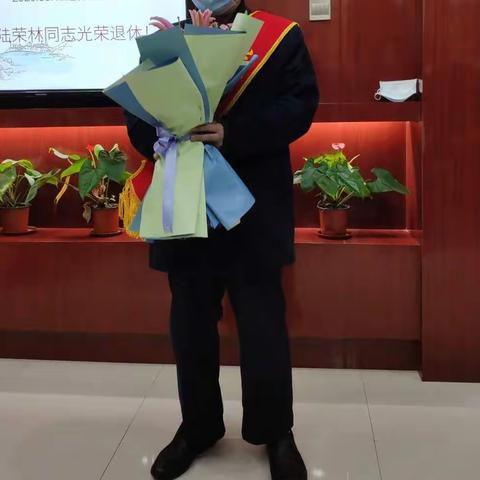 不忘初心，默于奉献