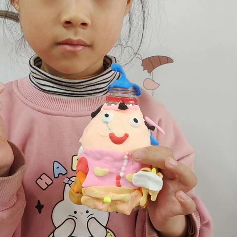 幼儿粘土饮料瓶作品