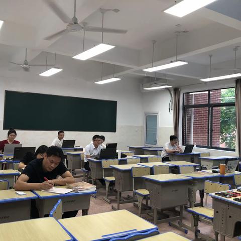 积教研，促发展——郴州一中北校区高一语文第十五周教研活动