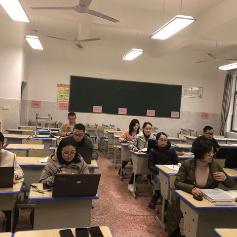 戮力教研，踔厉奋发——记高三语文组教研活动