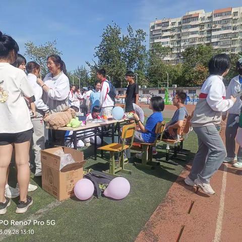 ○○○○○书市义卖 ——一本书、一份爱心，一个梦想[高二八]