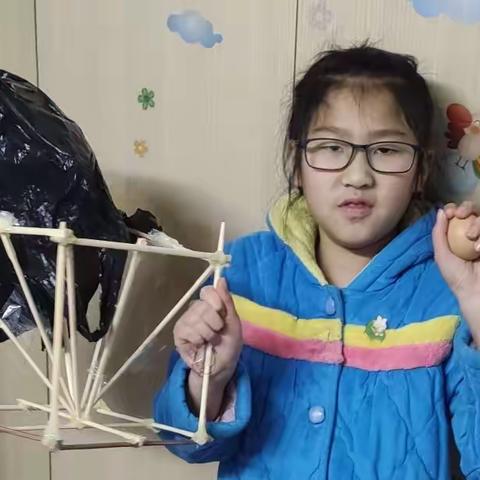 降落吧！太空返回舱。            温州市籀园小学  2019级（2）班  叶芯妤  33号