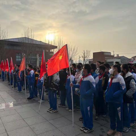 “扬帆起航正当时，砥砺前行铸辉煌”——梁山县第八实验小学升旗仪式