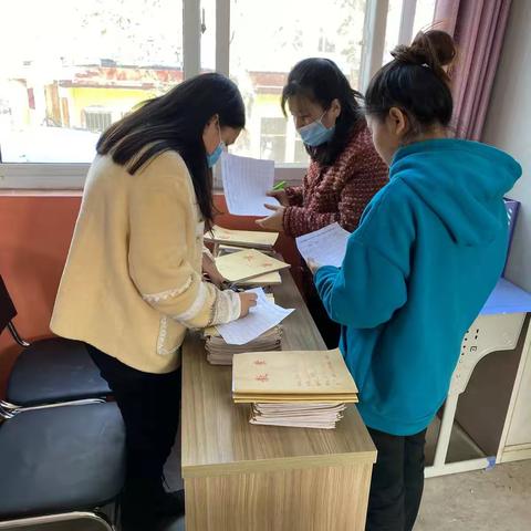以检查促规范，以规范促发展———师寨镇南香山中心小学第二次作业教案检查