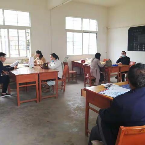 徐庄小学召开防疫复学准备会议