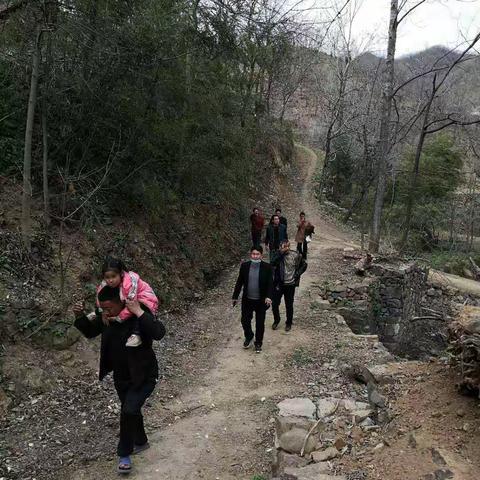 春光正好，温暖相伴--------鲁山县第十九初级中学线上学习入户走访