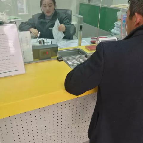 团结一条心，石头变成金。累计出单8单，金额18万元，其中：如意宝3号4万；长盈三号5.5万；长盈二号8.5万；