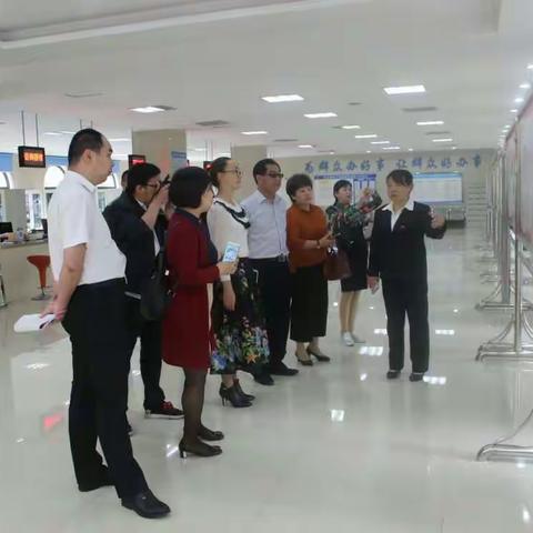 双凤桥街道人大工委主任庹俊星莅临同乐社区调研工作