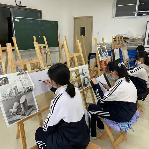 多彩延时服务，别样校园生活——郾城中学东校区新学期社团活动有序进行中