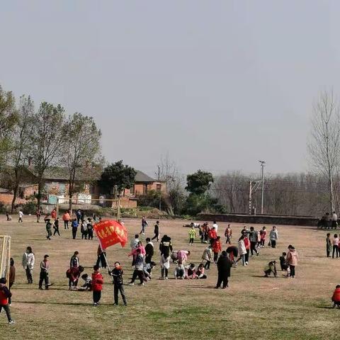 廖河小学开展学雷锋活动 大力弘扬为人民服务的雷锋精神