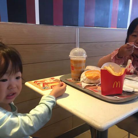 小西妈双语工程2003期205号mia打卡Day109--1BU4 Apple