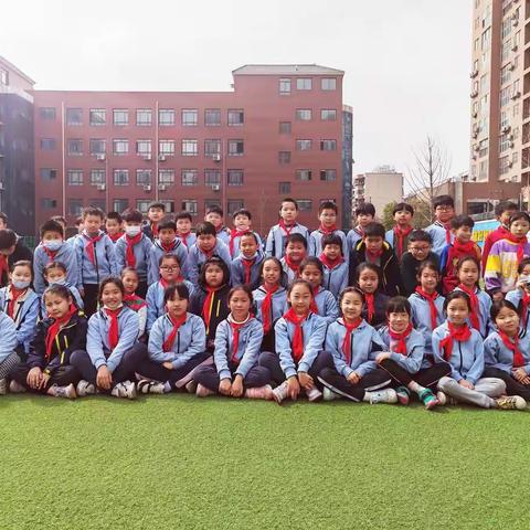 春风十里      不如有你               ——三四中队女神节活动