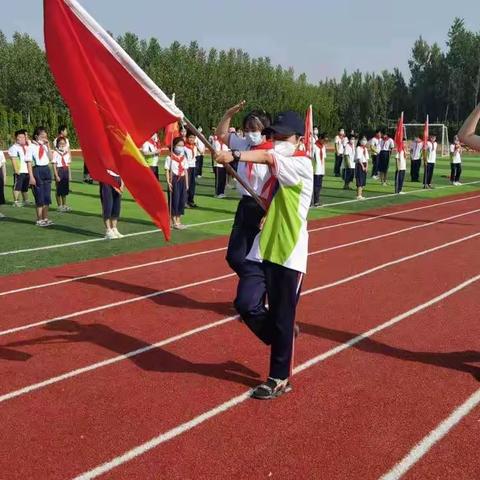 “喜迎二十大 争做好队员”——富官庄镇漫流小学庆“六一”分批入队仪式