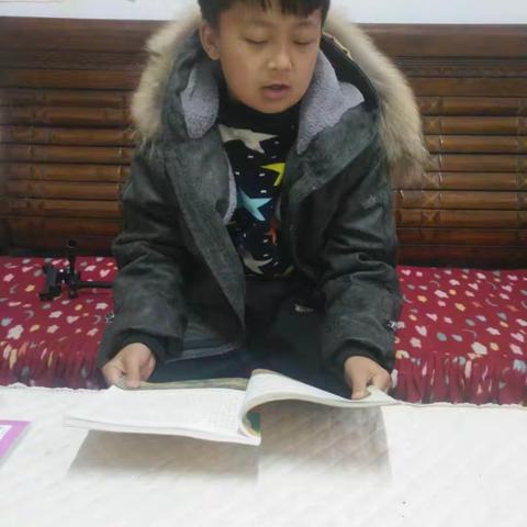 侯村镇五塔小学，三年级学生晨读，在疫情期间同学们依然学习认真！师生共同努力争取更好！